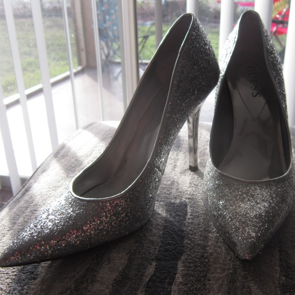 Guess Heels in silver metallic finish - Size: 6M - Picture 4 of 8
